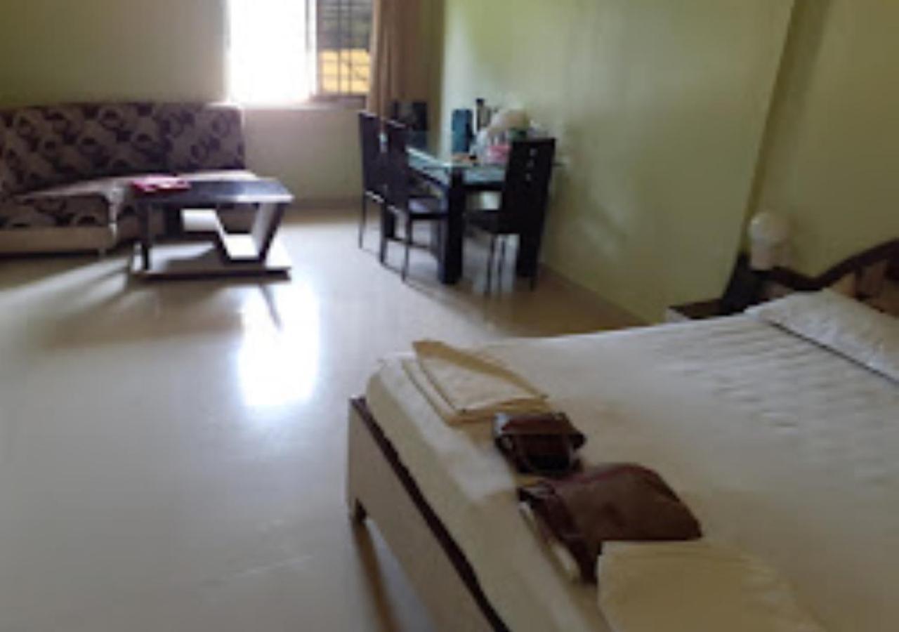 Hotel Blue Paradise Chandrapur ภายนอก รูปภาพ