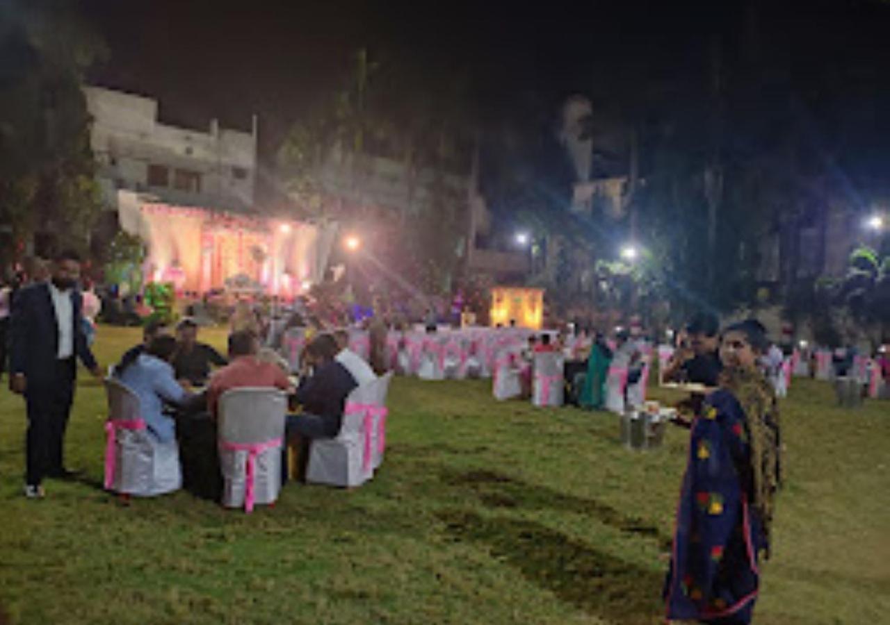 Hotel Blue Paradise Chandrapur ภายนอก รูปภาพ